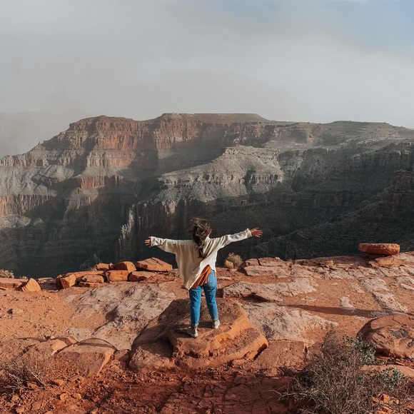 👋🏼H E Y, I T' S  T A Y. 🤎 ✨ - Picture 2 of 16